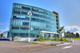 Modern Office Building in HDR - Dimensions: 3100 by 2067 pixels